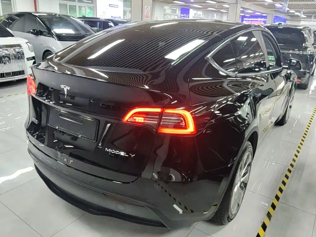 Фото 7 - Tesla Model Y