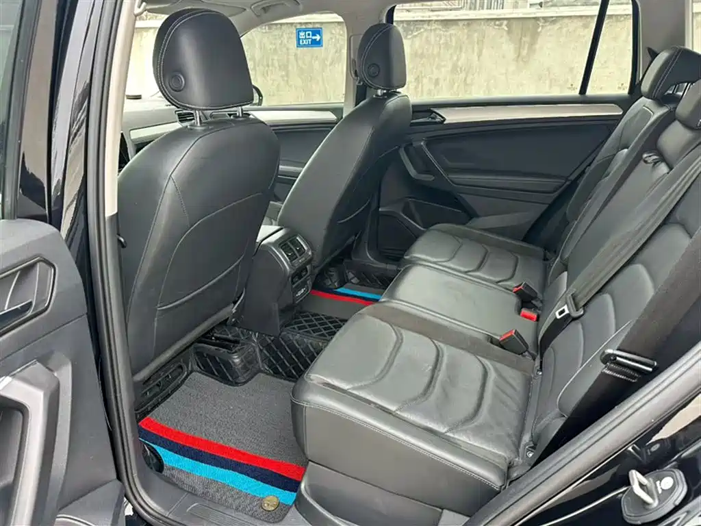 Volkswagen Tiguan L 2021 330TSI Automatic 2WD Smart фото 14