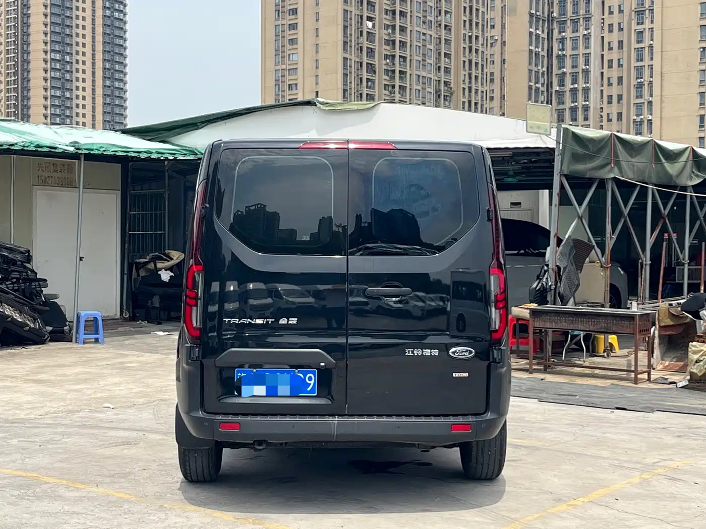 Ford Transit 2025 2023 Model 2.0T Diesel Manual Multi-Purpose Commercial Vehicle Short Wheelbase Medium Roof 5/6-Seater