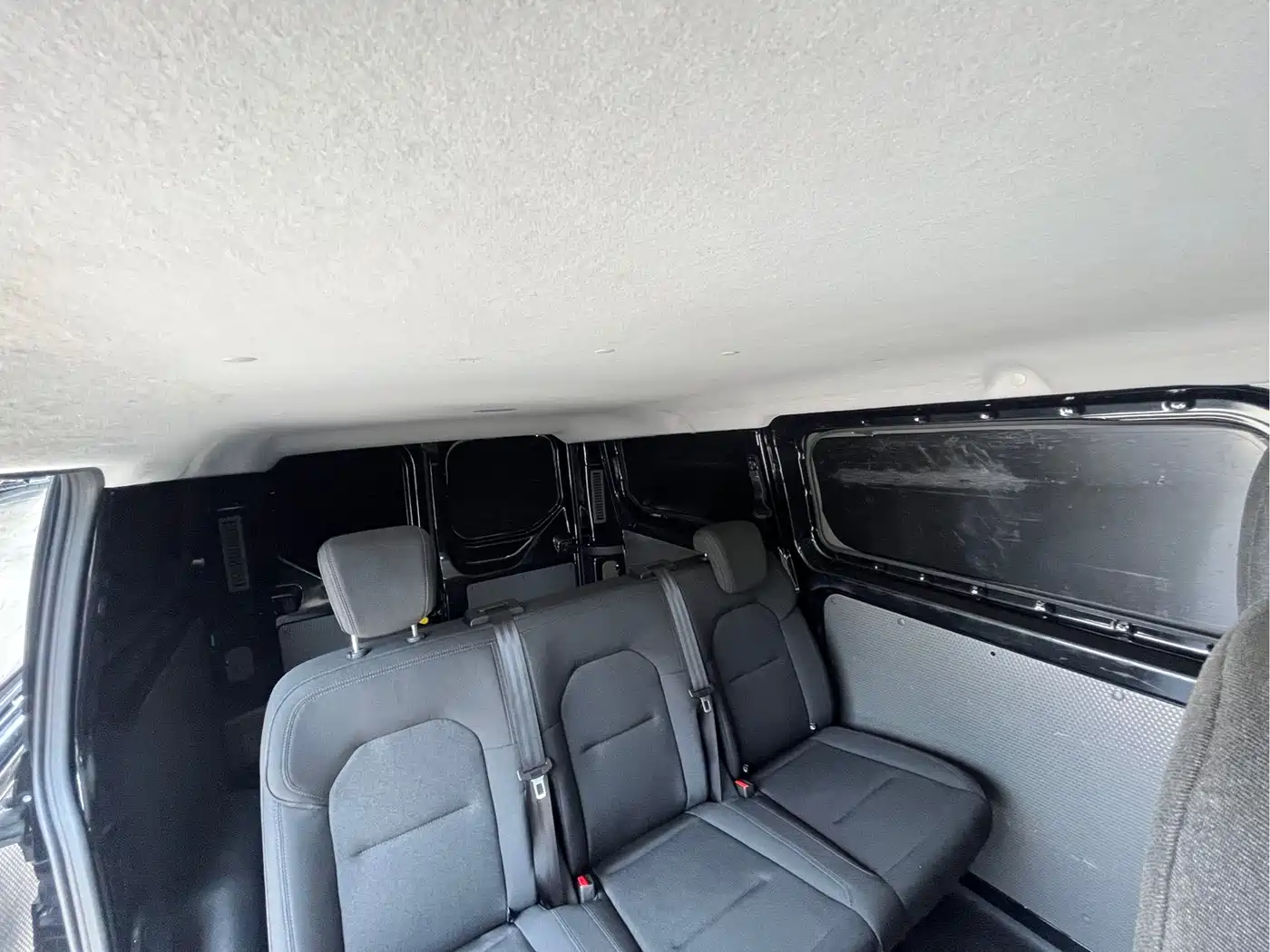 Ford Transit 2025 2023 Model 2.0T Diesel Manual Multi-Purpose Commercial Vehicle Short Wheelbase Medium Roof 5/6-Seater