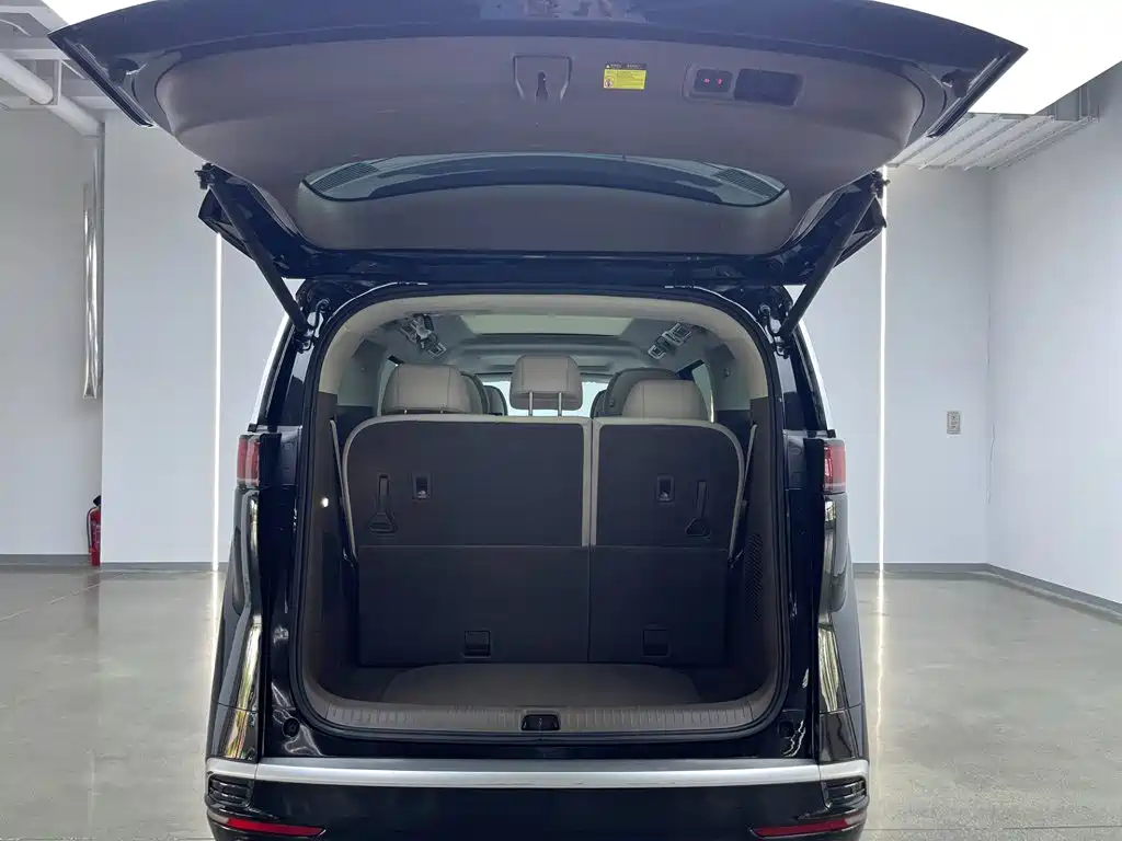Denza D9 2023 2022 DM-i 970 AWD Flagship