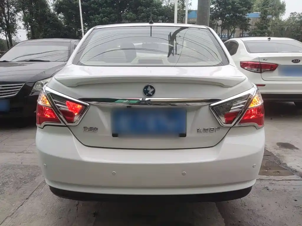 Venucia D50 2015 2013 1.6L Auto Fashion