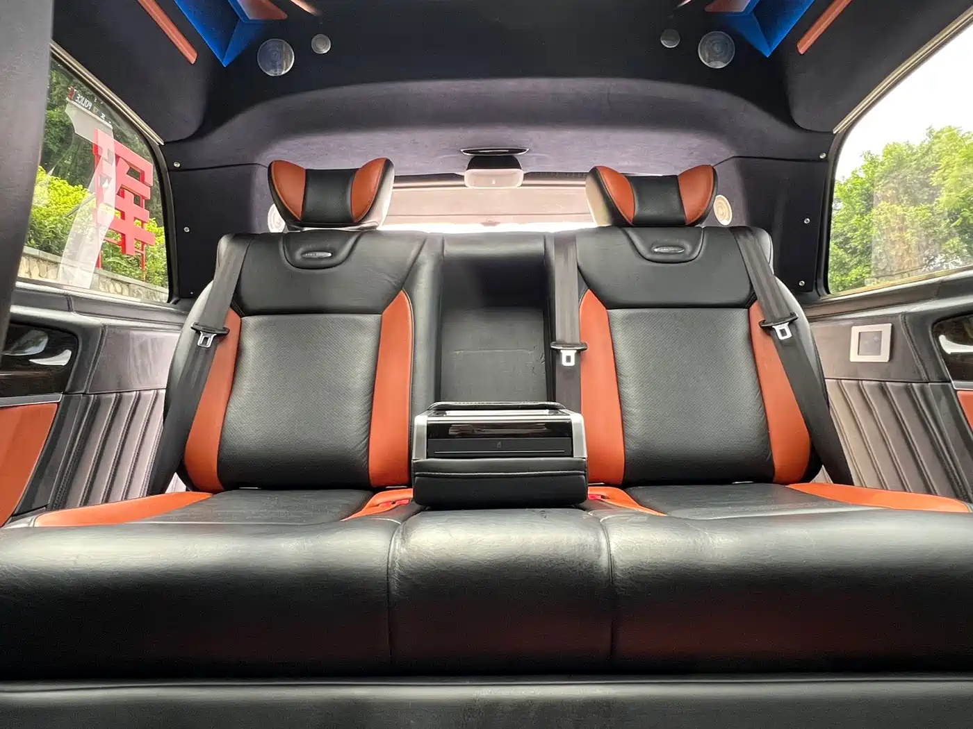 Mercedes-Benz V-Class 2018 V 260 L Premium Long Wheelbase Edition China VI фото 15