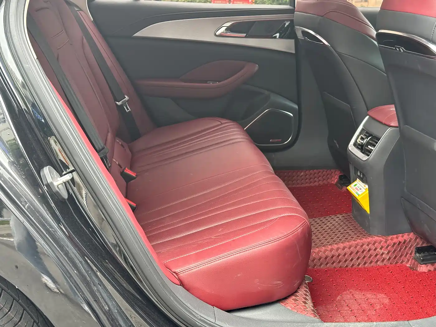 Hongqi H5 2024 1.5T DCT Smart Connect Flag Rhythm Edition фото 10