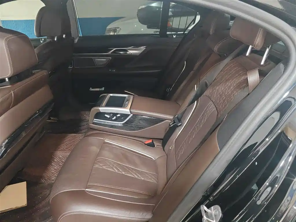BMW 7 Series 2019 Facelift 730Li M Sport Package фото 13