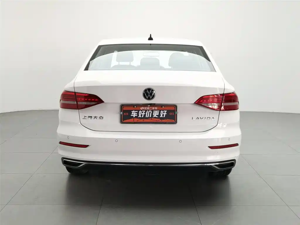 Volkswagen Lavida 2021 1.5L Manual Comfort Edition фото 4