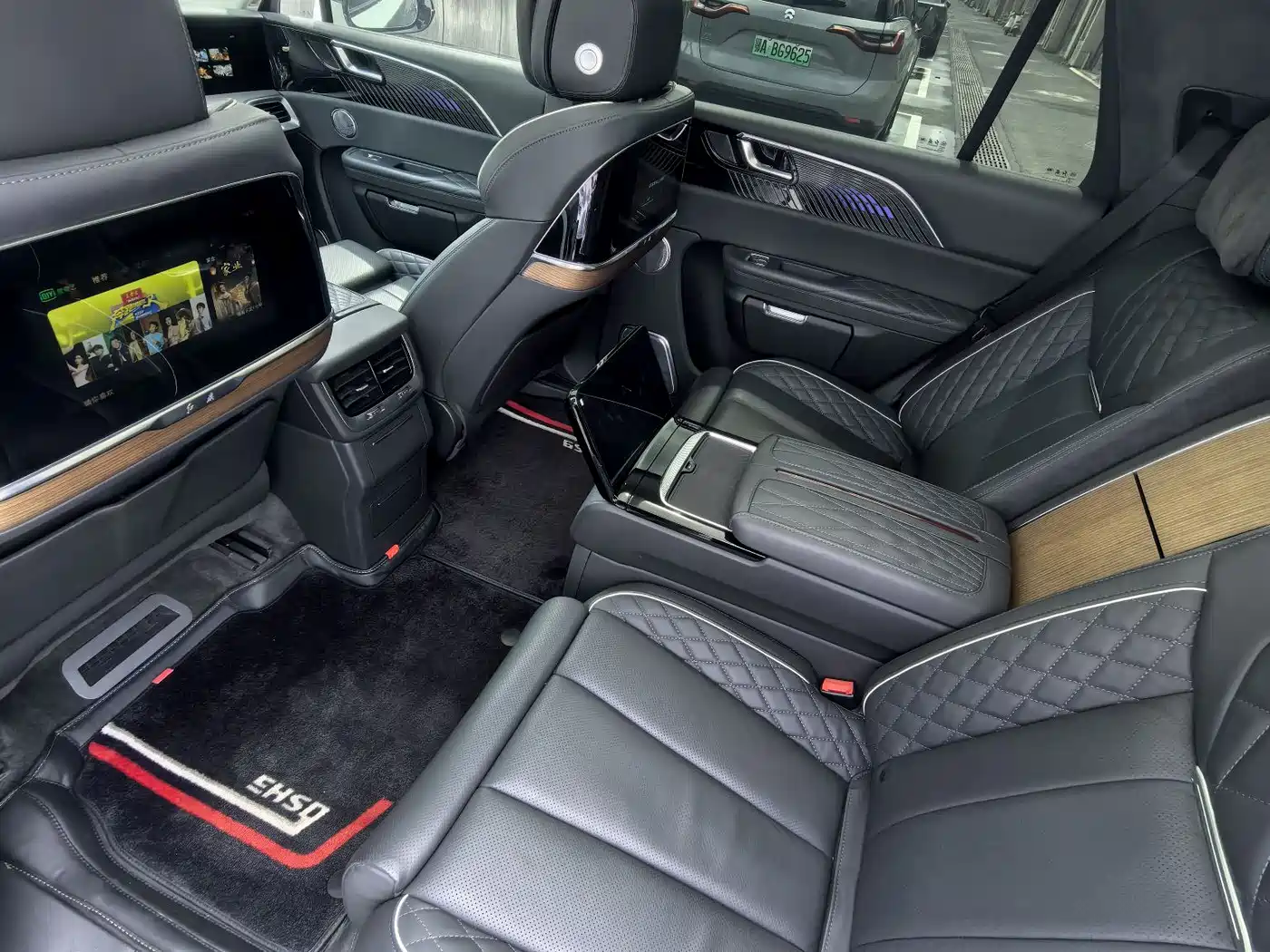 Hongqi E-HS9 2022 660km Qi Ling Edition (4-seater) фото 8