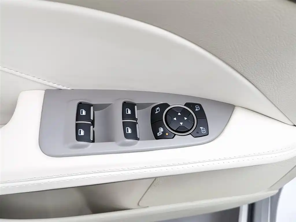 Ford Taurus 2015 EcoBoost 325 V6 Flagship фото 9