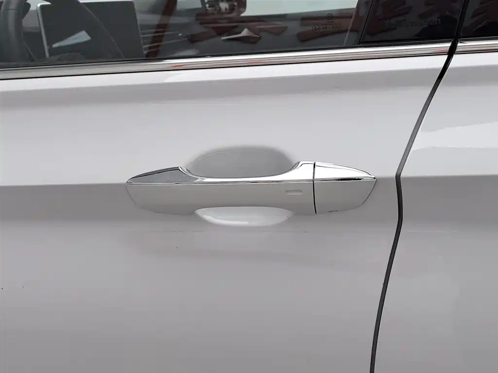 Volkswagen Sagitar 2023 Model Year 280TSI DSG Surpass Edition фото 18
