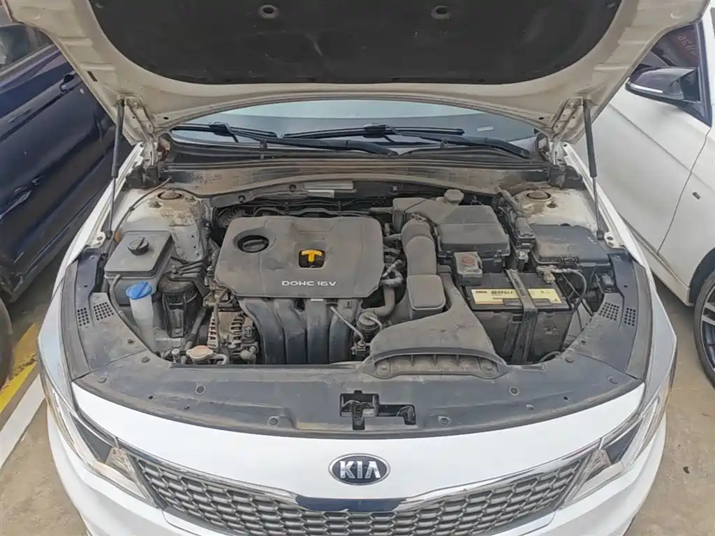 Kia K5 2016 2.0L Automatic GLS фото 20