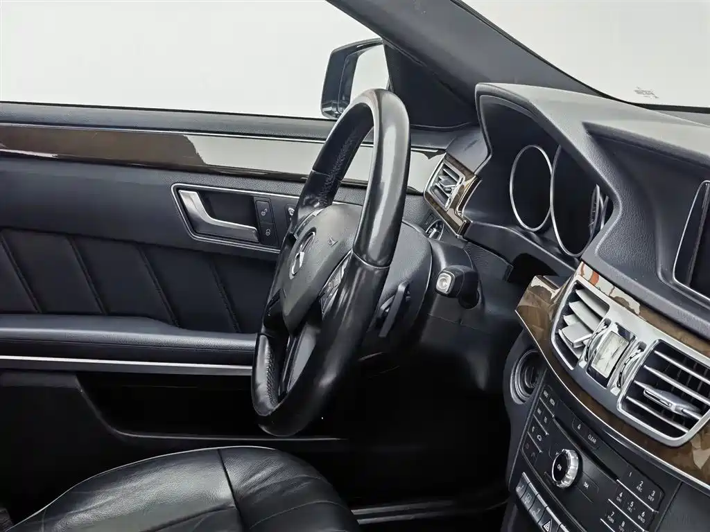 Mercedes-Benz E-Class 2015 E 260 L Luxury фото 22