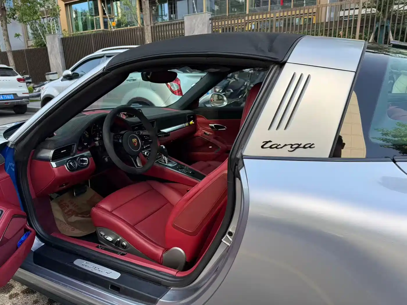 Photo 3 - Porsche 911