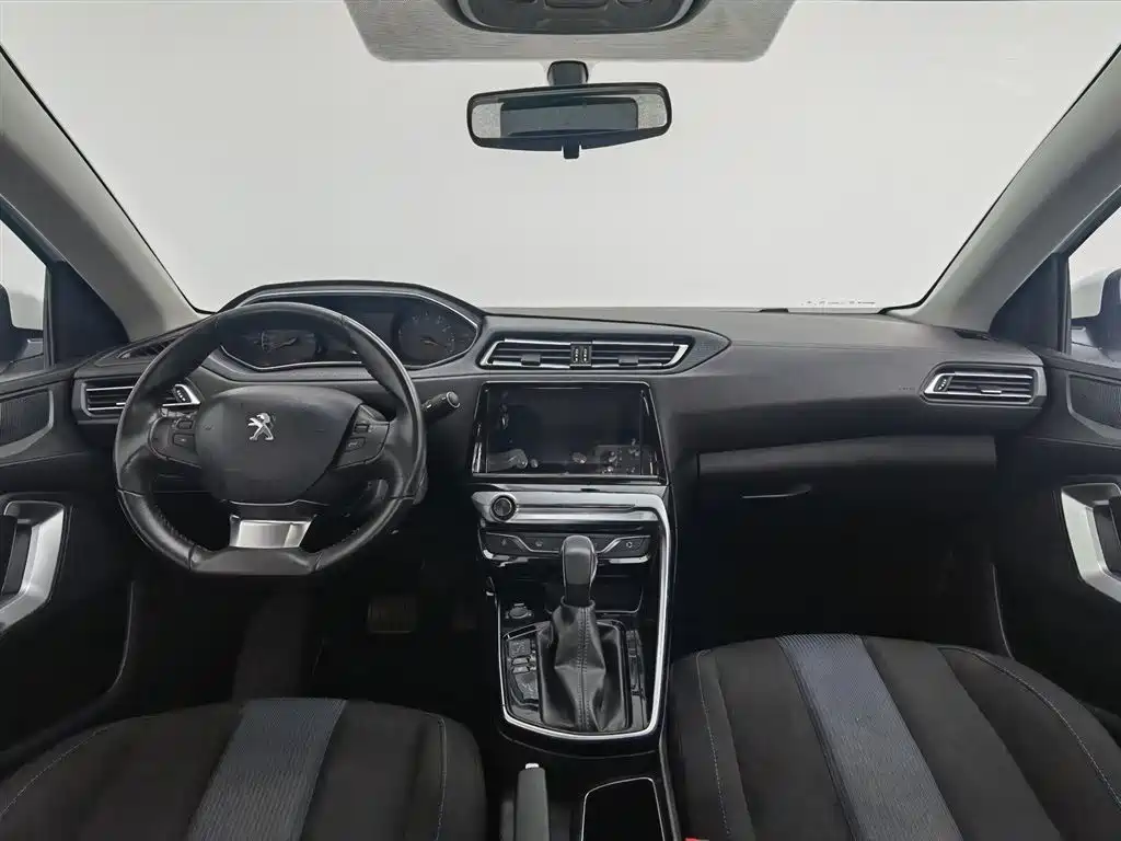 Peugeot 308 2019 230THP Automatic Luxury Edition China V фото 5