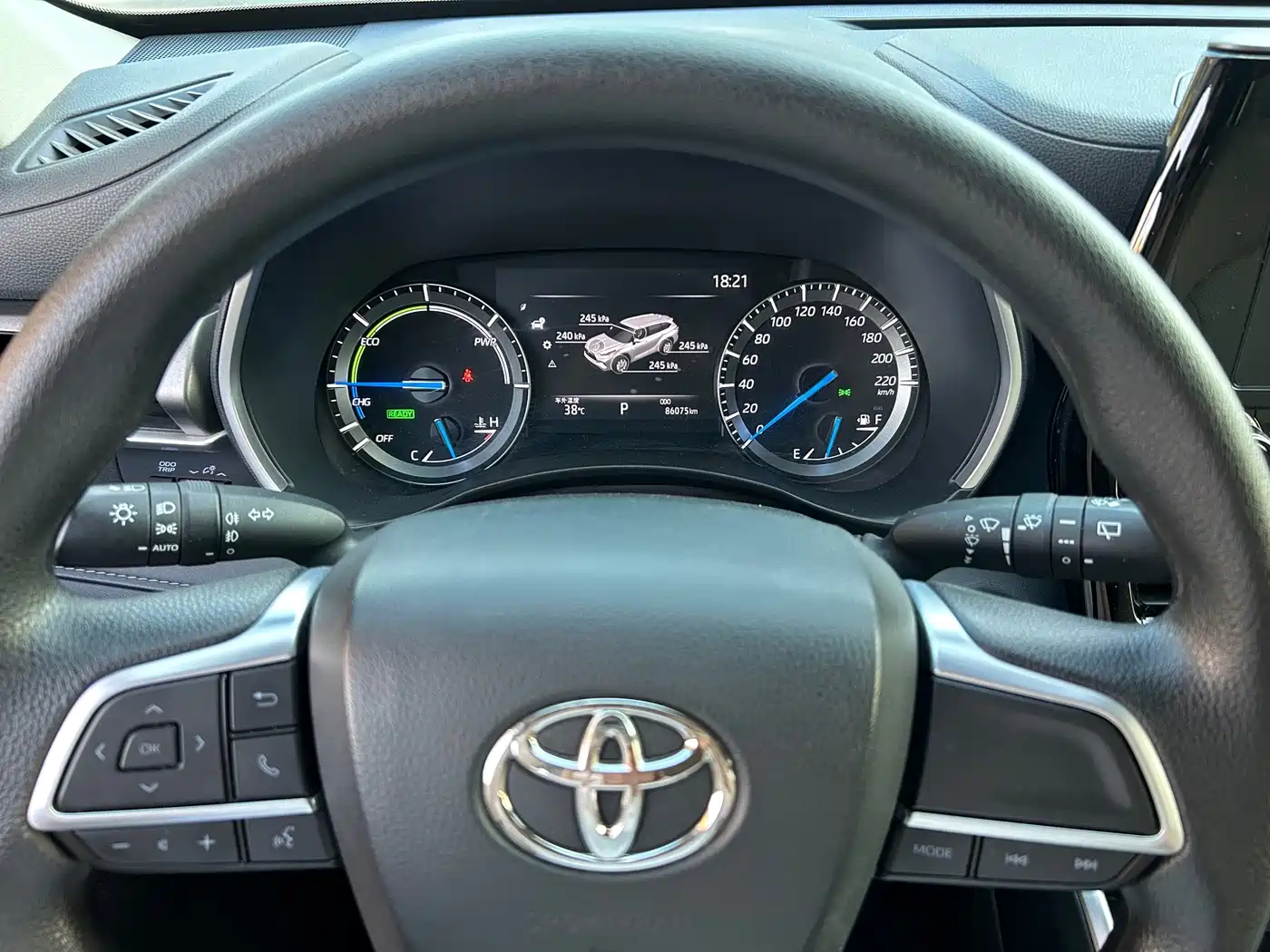 Фото 16 - Toyota Highlander