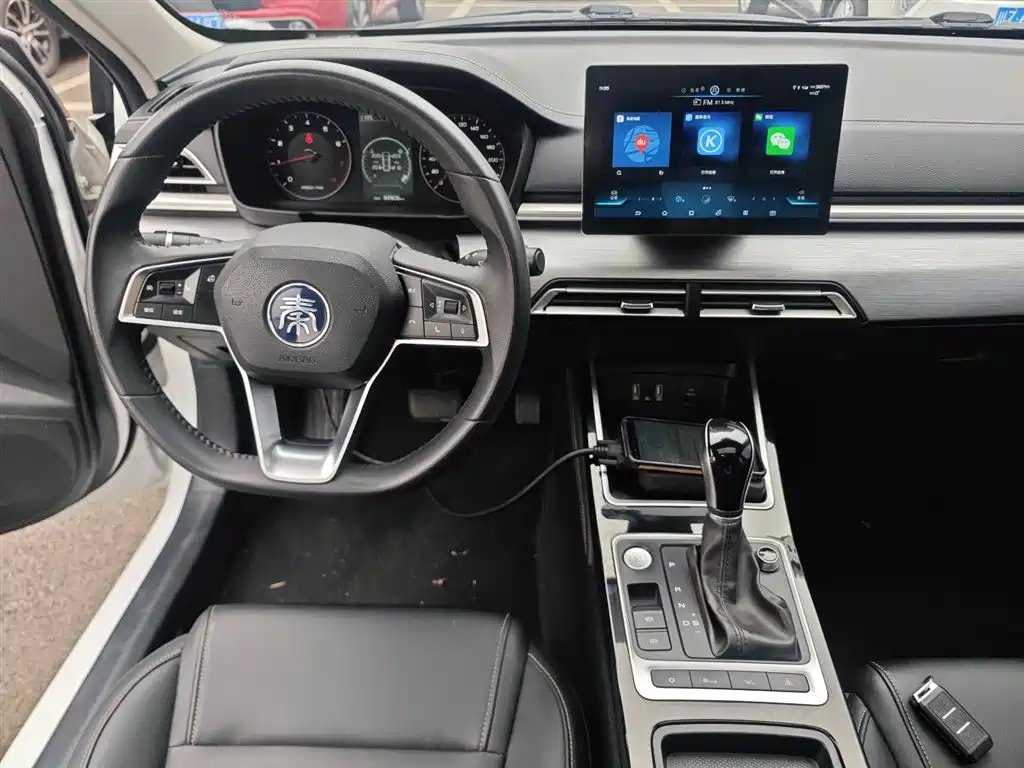BYD Qin 2019 1.5L Automatic Prestige фото 10
