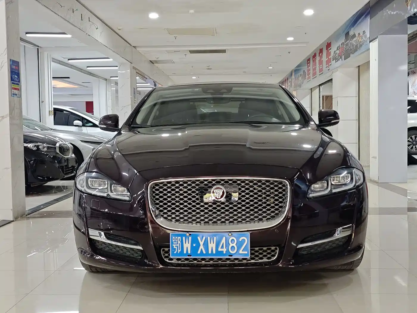 JAGUAR XJ