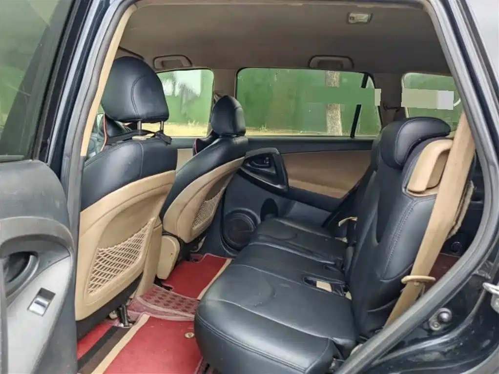 Toyota RAV4 Rongfang 2011 2.0L Automatic Classic Edition фото 6