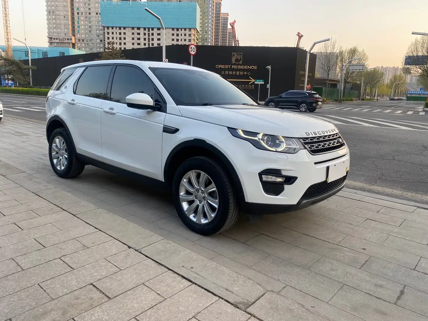 Land Rover Discovery Sport 2019 240PS SE Edition China V фото 15