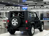 Photo 6 - Jeep Wrangler