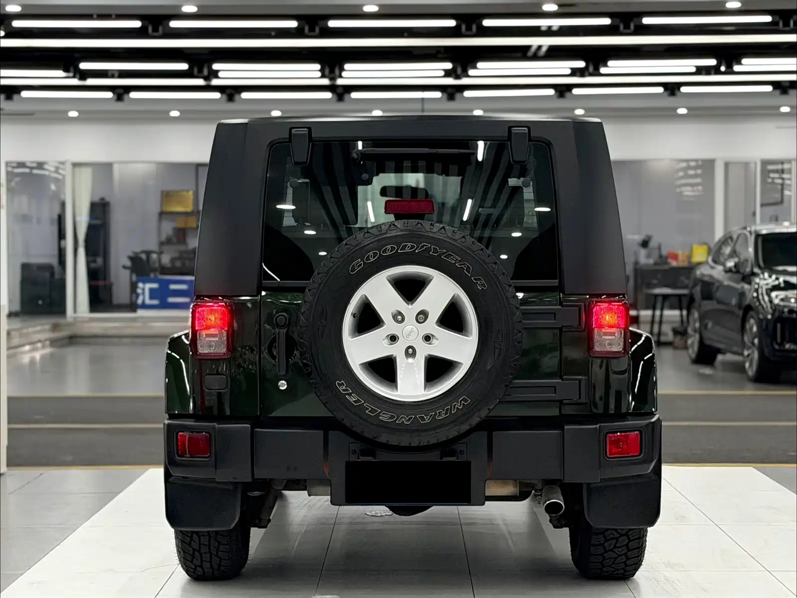 Photo 5 - Jeep Wrangler