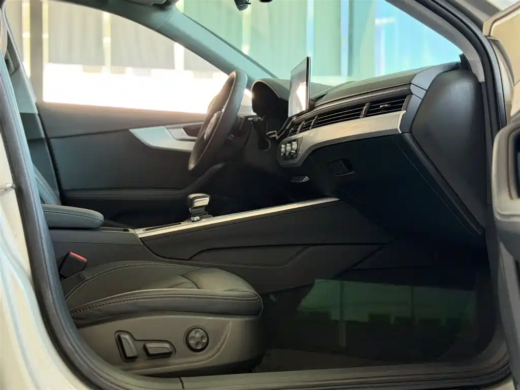 Audi A4L 2020 40 TFSI Fashion Elegance фото 15