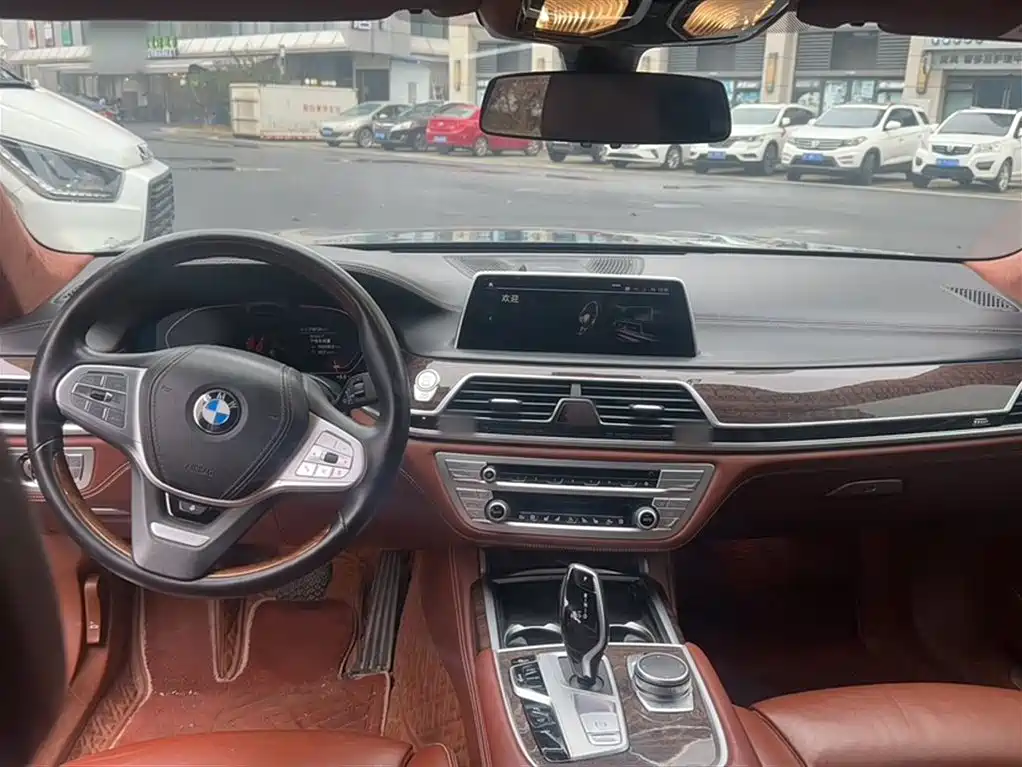 BMW 7 Series 2019 Facelift 740Li xDrive Executive Luxury Package фото 19