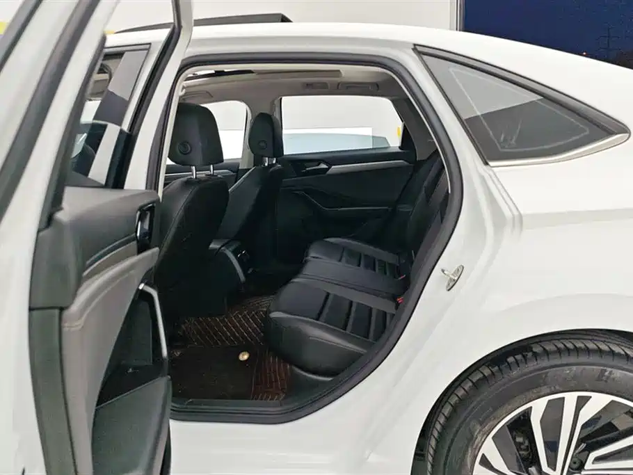 Volkswagen Sagitar 2022 280TSI DSG Surpassing Edition фото 11