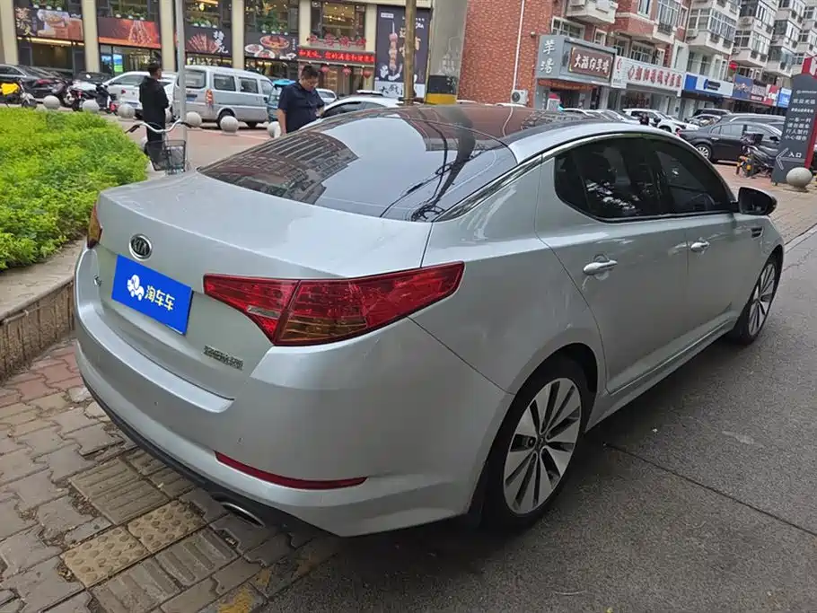 Kia K5 2011 2.0L Automatic DLX фото 3