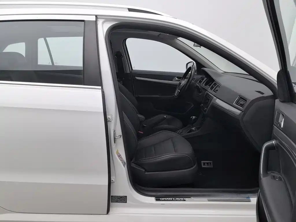 Photo 23 - Volkswagen Lavida Tour