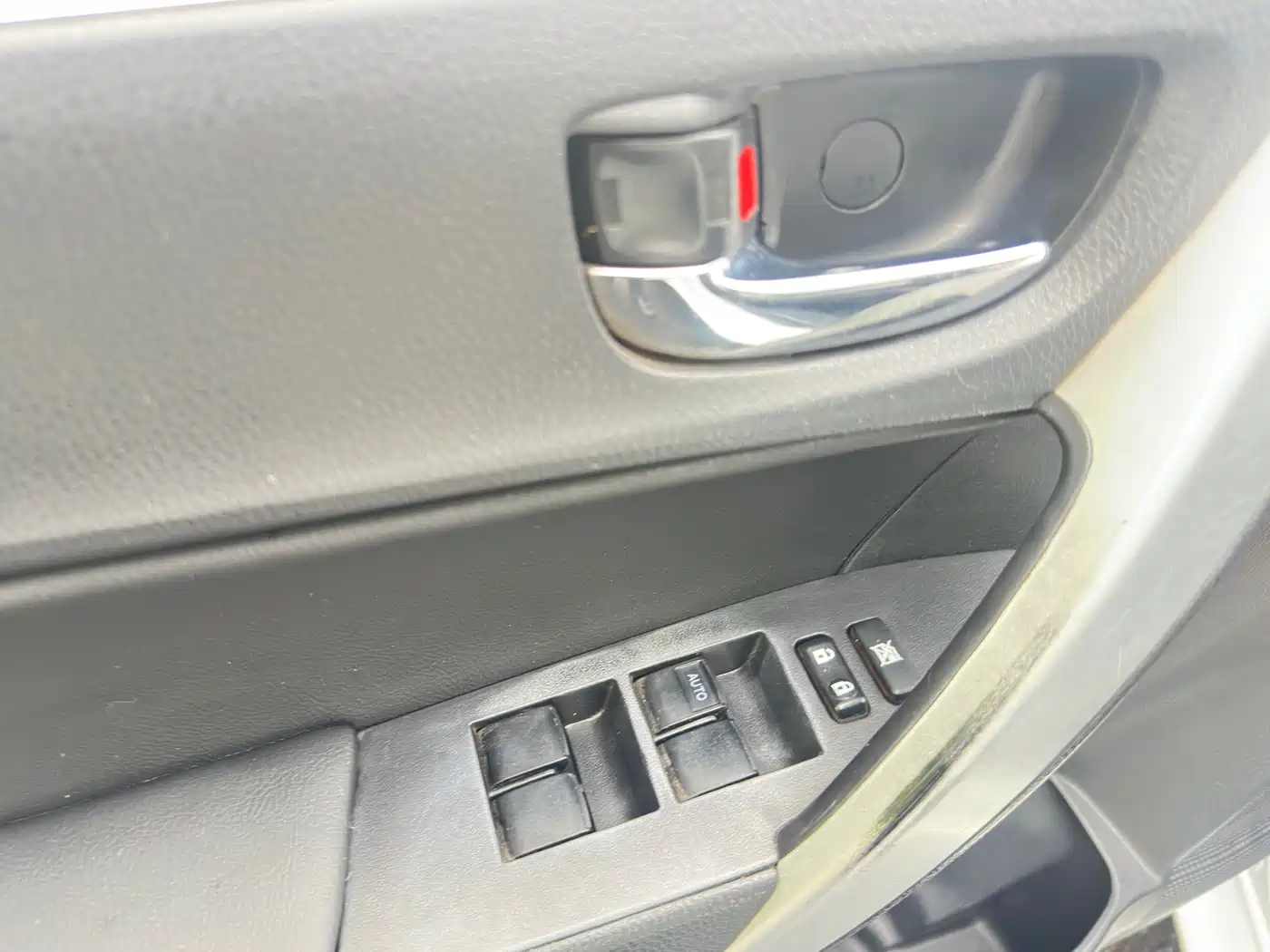 Toyota Corolla 2017 Facelift 1.2T S-CVT GL-i фото 17