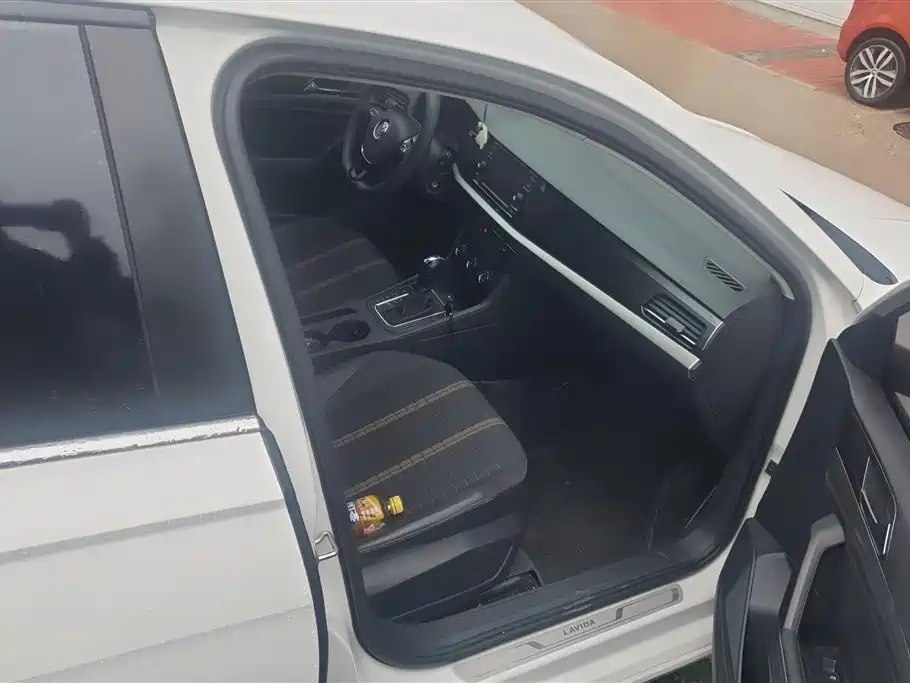Volkswagen Lavida 2018 280TSI DSG Comfort Edition China V фото 8