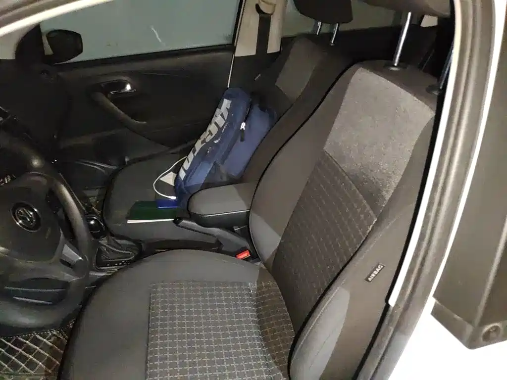 Volkswagen Polo 2014 1.6L Automatic Comfort Edition фото 8