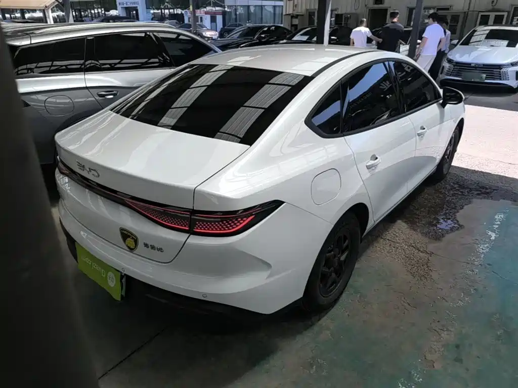 BYD Hai Bao 05 DM-i 2025 DM-i Smart Drive Edition 55KM Luxury фото 7