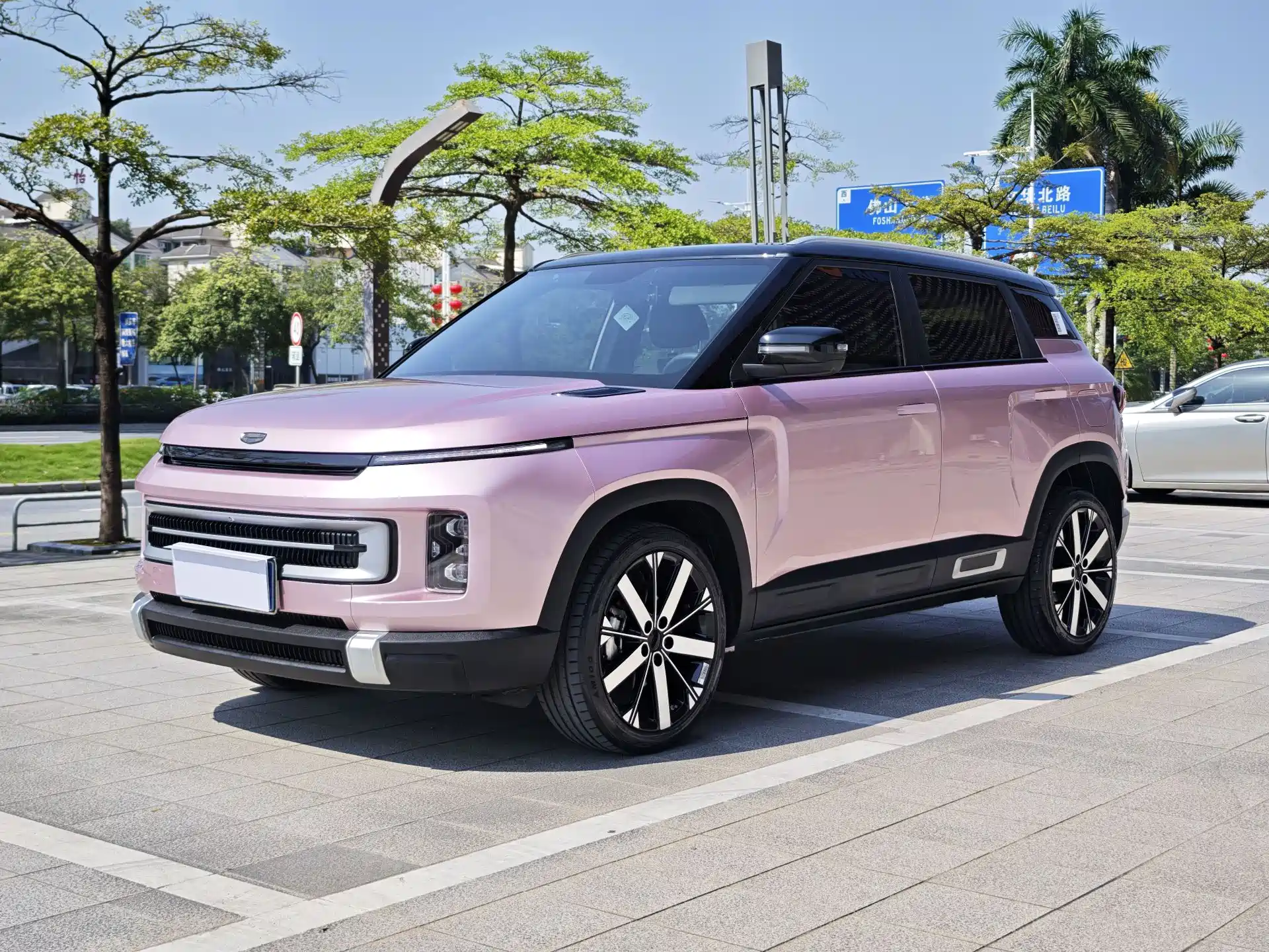 Фото 1 - Geely ICON