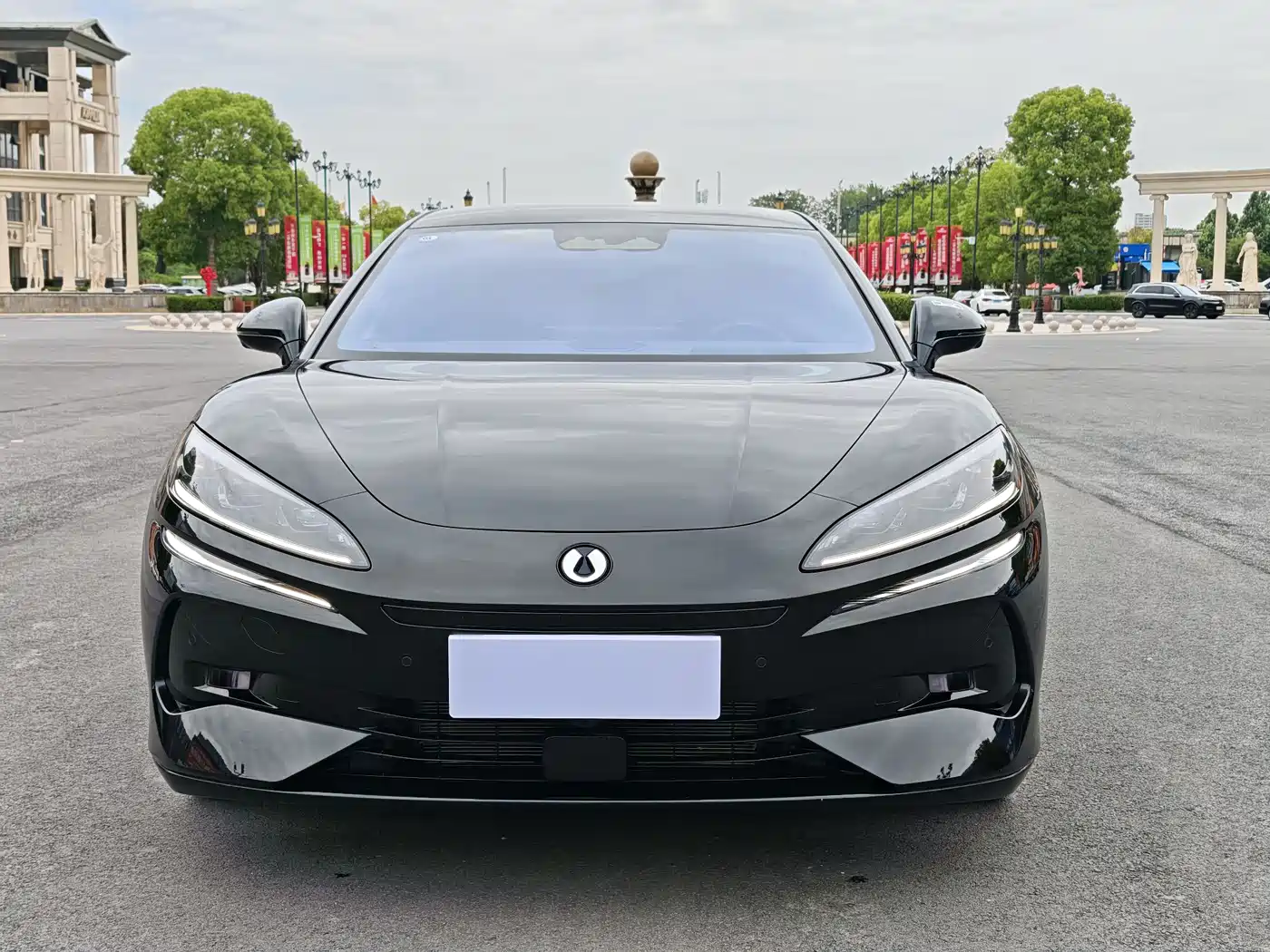Denza Z9GT 2024 Model 1100 AWD Max Edition фото 2