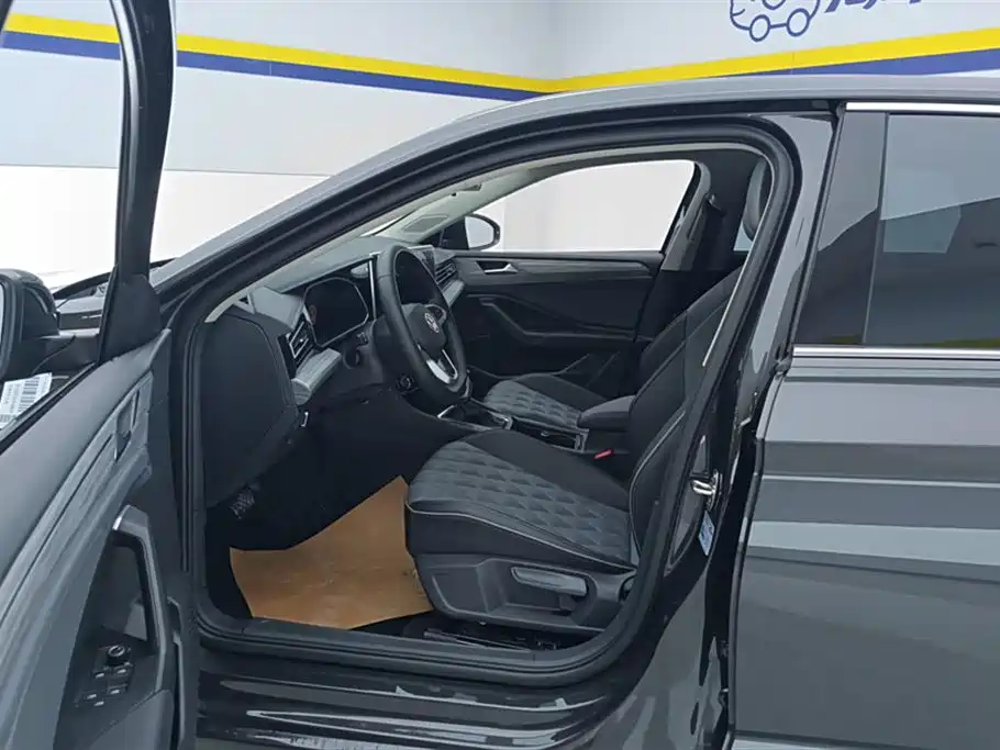 Volkswagen Sagitar 2025 300TSI DSG Surpass Edition фото 9