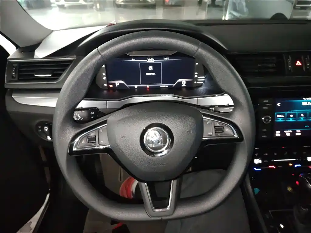 Škoda Superb 2019 Facelift TSI330 DSG Comfort фото 7