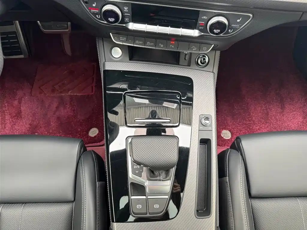 Audi Q5L 2024 Model 45 TFSI Luxury Dynamic фото 11