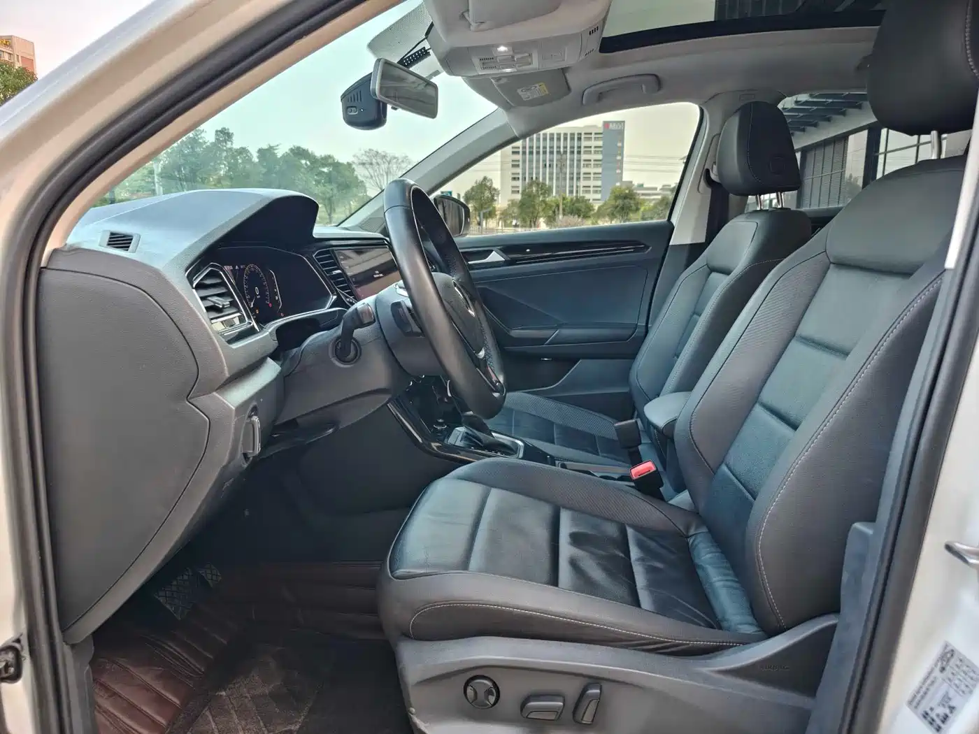 VOLKSWAGEN T ROC EXPLORING SONGS