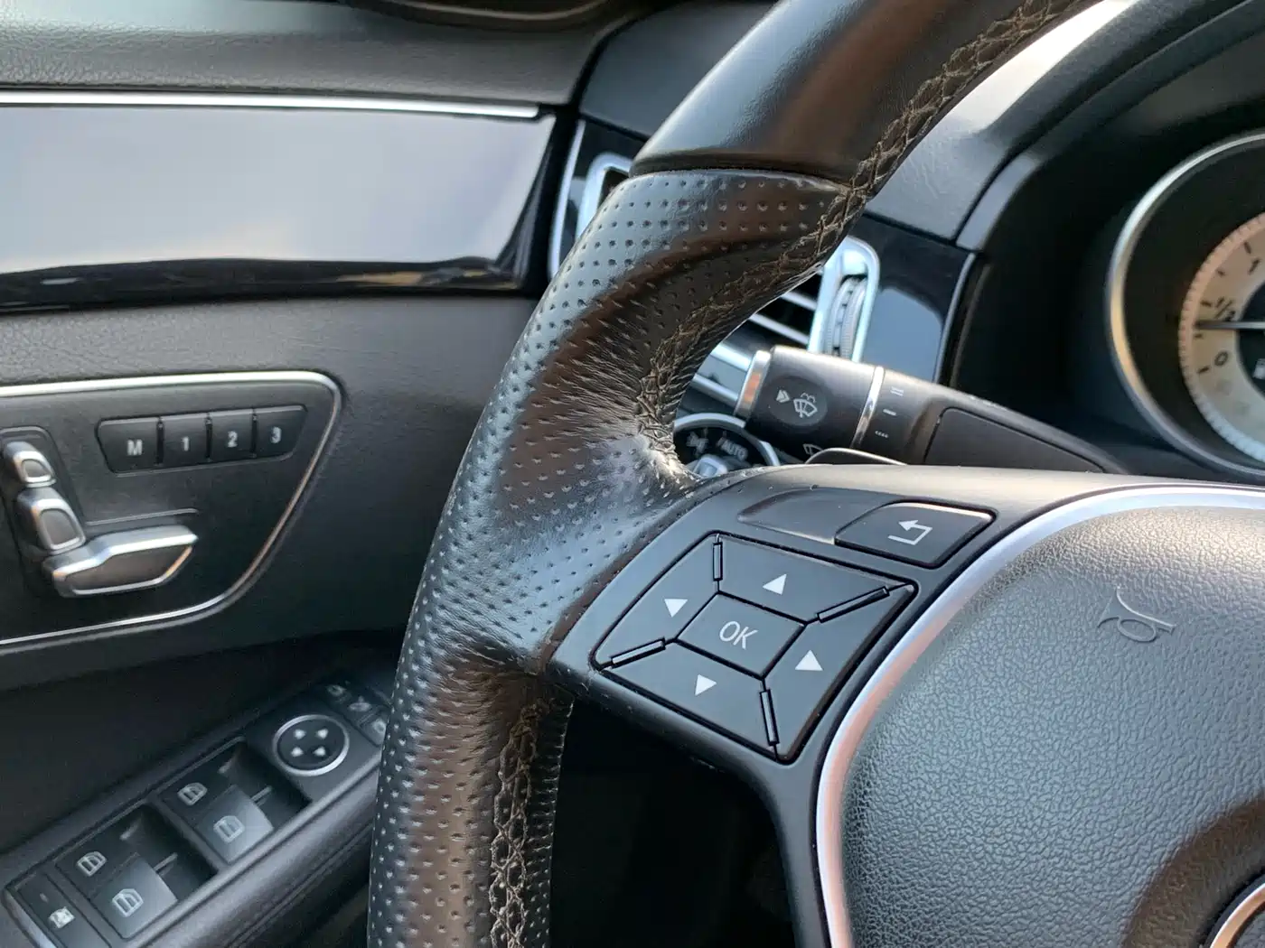 Mercedes-Benz E-Class 2015 Facelift E 260 L Sport фото 24