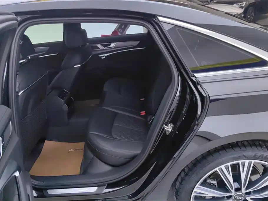 Audi A6L 2025 45 TFSI Premium Sport фото 11