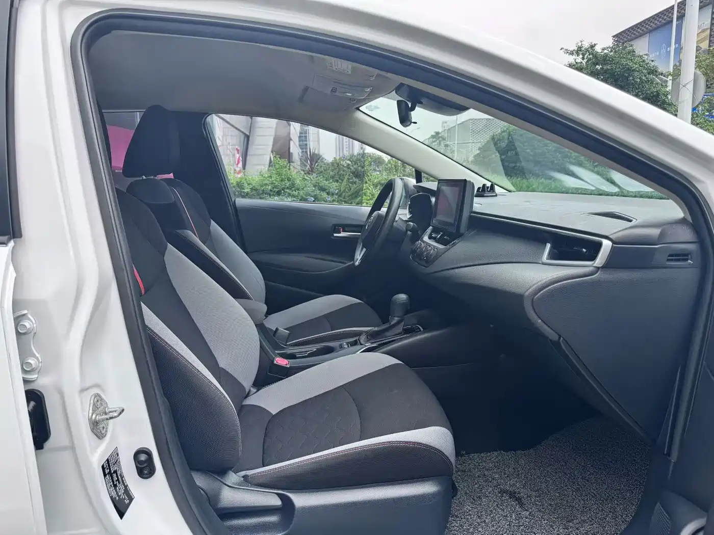 Toyota Corolla 2022 1.2T S-CVT Pioneer PLUS Edition фото 3