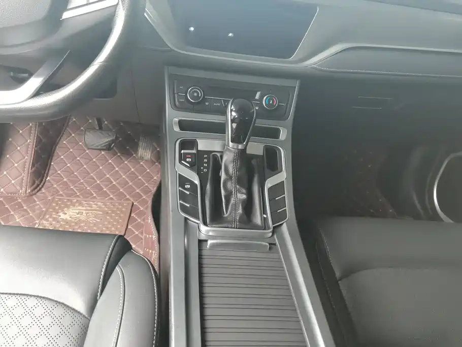 Фото 16 - Geely Emgrand