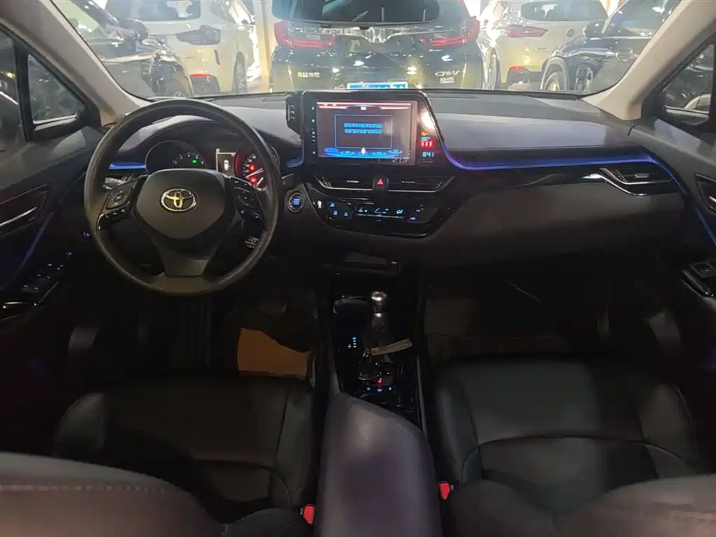 Toyota C-HR 2018 2.0L Leading Edition China V фото 10