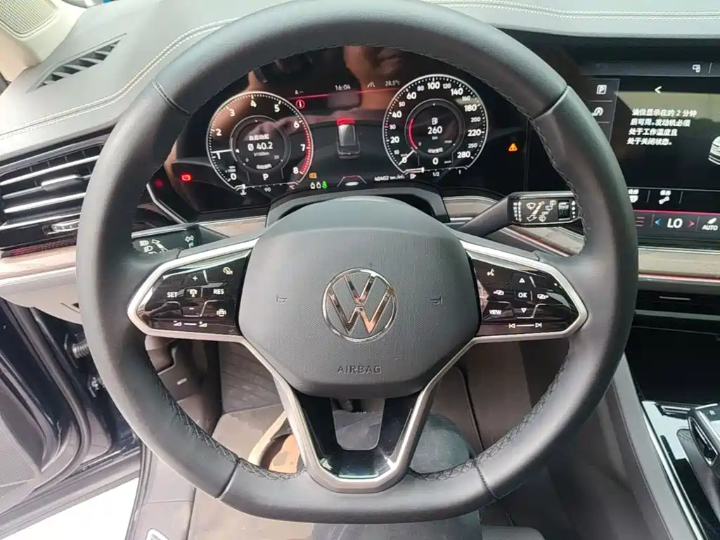 Volkswagen Touareg 2024 2023 3.0TSI R-Line Black Sports Package