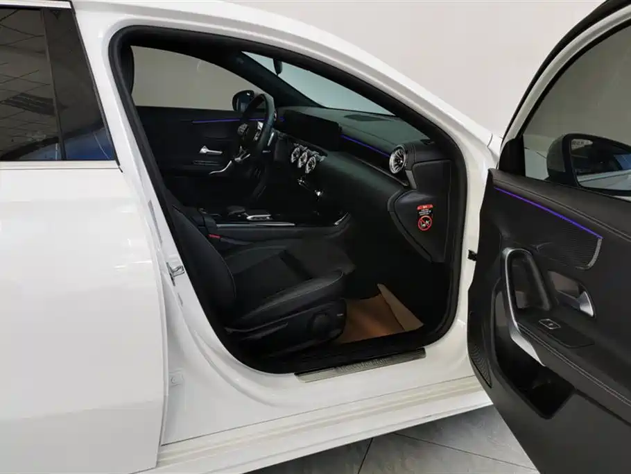 Mercedes-Benz A-Class 2022 Facelift II A 200 L Sport Sedan Fashion фото 8