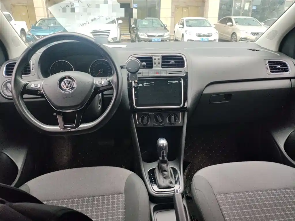 Volkswagen Polo 2018 1.5L Auto Comfort фото 6