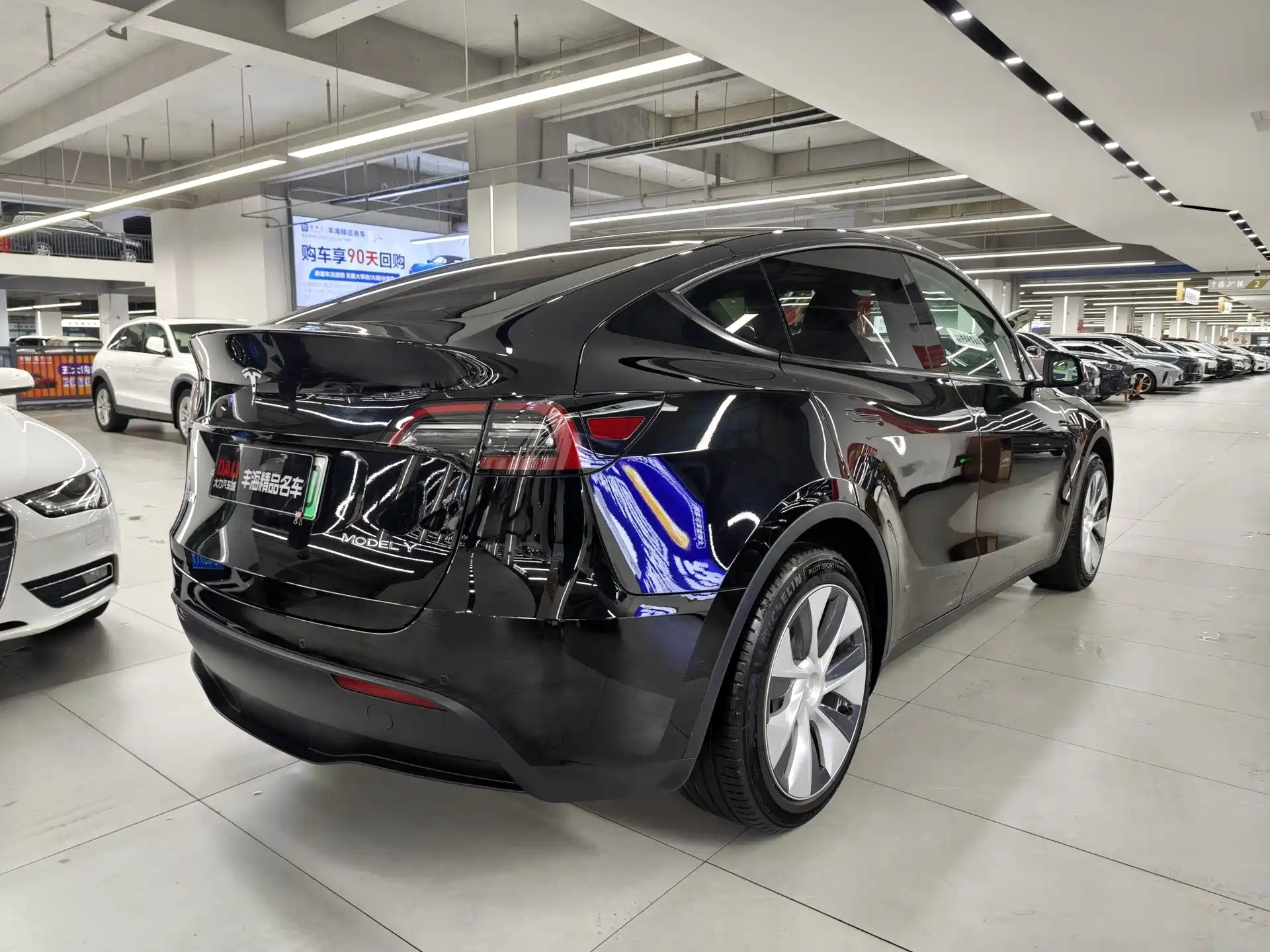 Фото 12 - Tesla Model Y