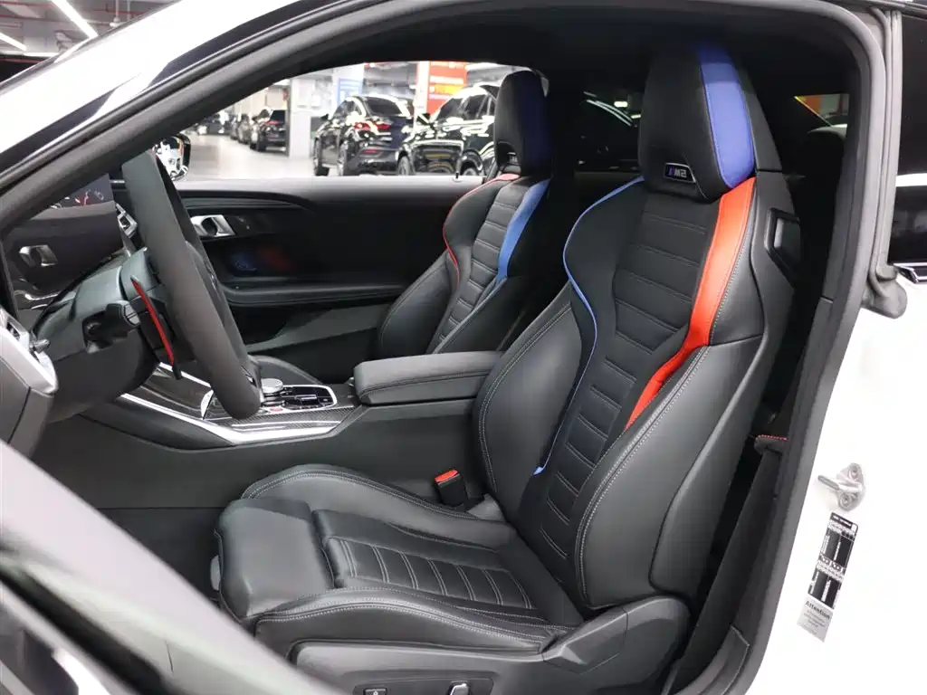 BMW M2 2024 M2 фото 11