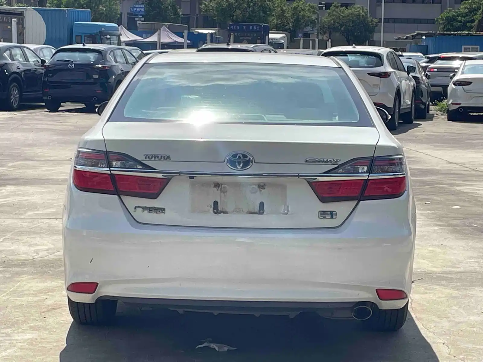 Фото 8 - Toyota Camry